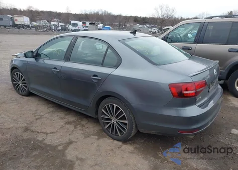 2017 Volkswagen Jetta 1.8T Sport z USA, uszkodzony, nr VIN 3VWD17AJ6HM301716